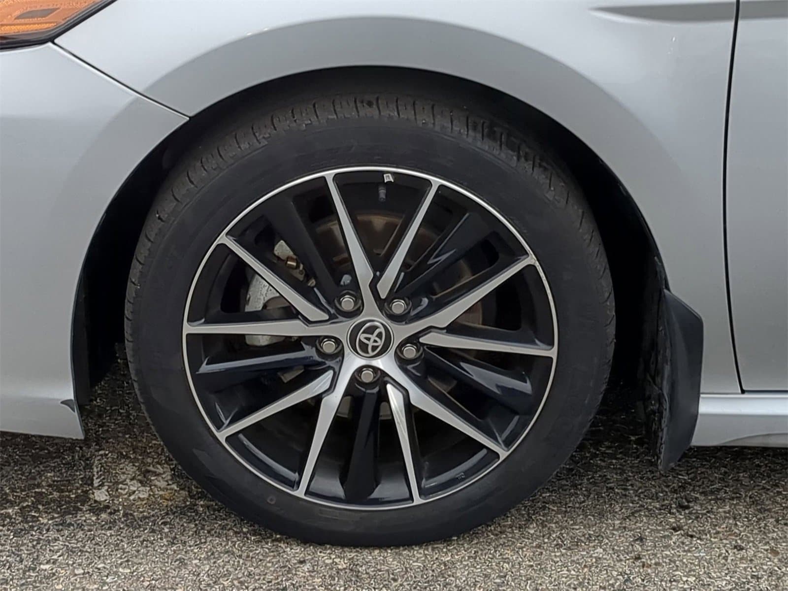 Thumbnail: 2023 Toyota Camry - 21