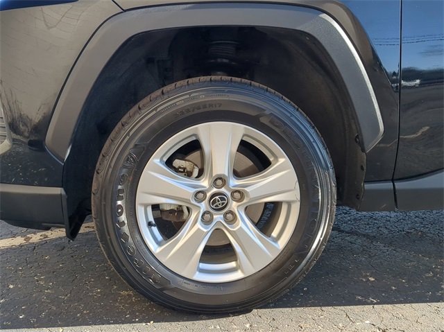 Thumbnail: 2021 Toyota RAV4 - 14