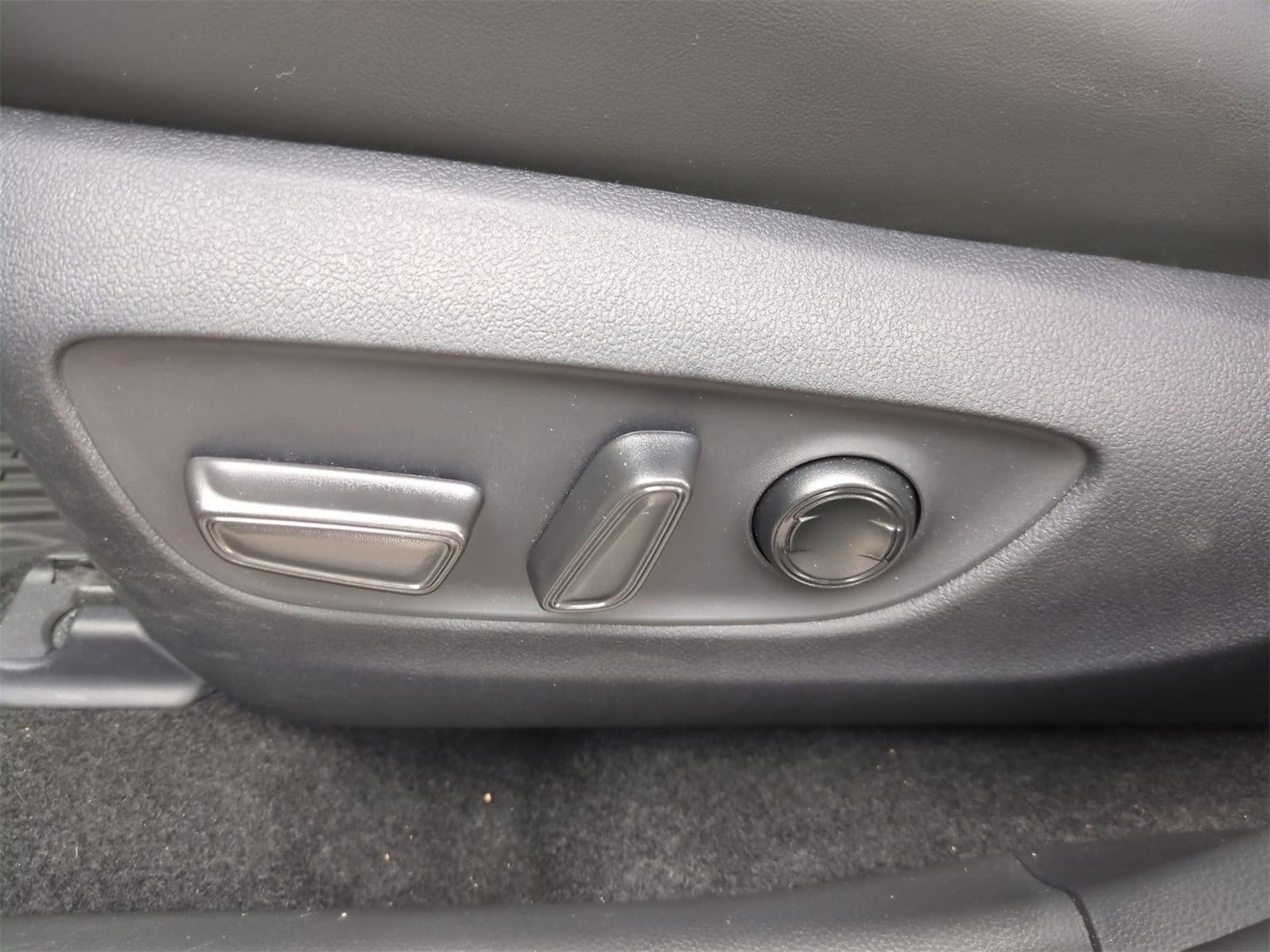 Thumbnail: 2024 Toyota RAV4 - 17