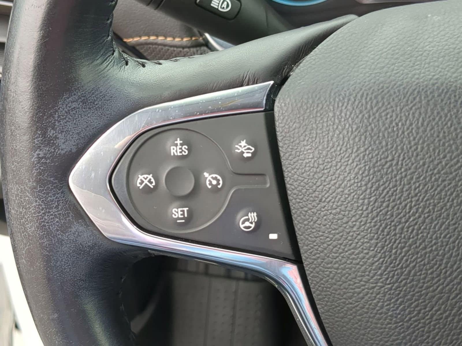 Thumbnail: 2020 Chevrolet Traverse - 23