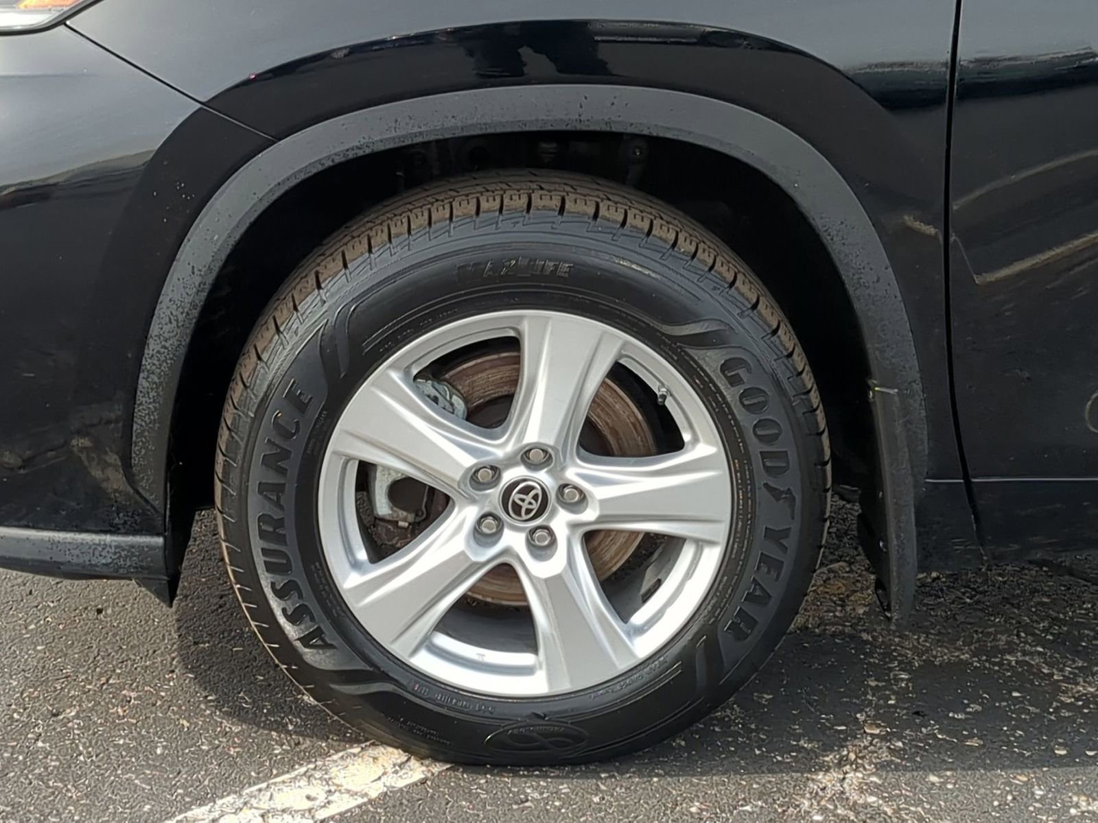 Thumbnail: 2021 Toyota Highlander - 21