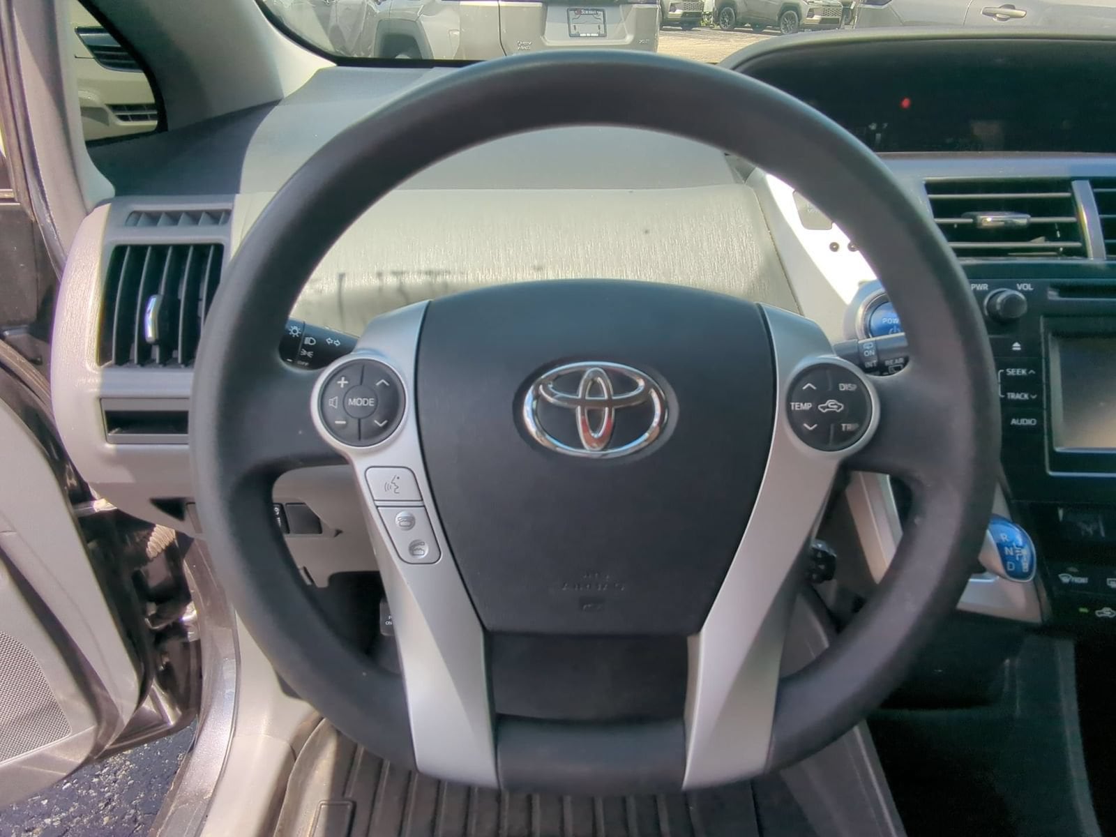 Thumbnail: 2013 Toyota Prius v - 22