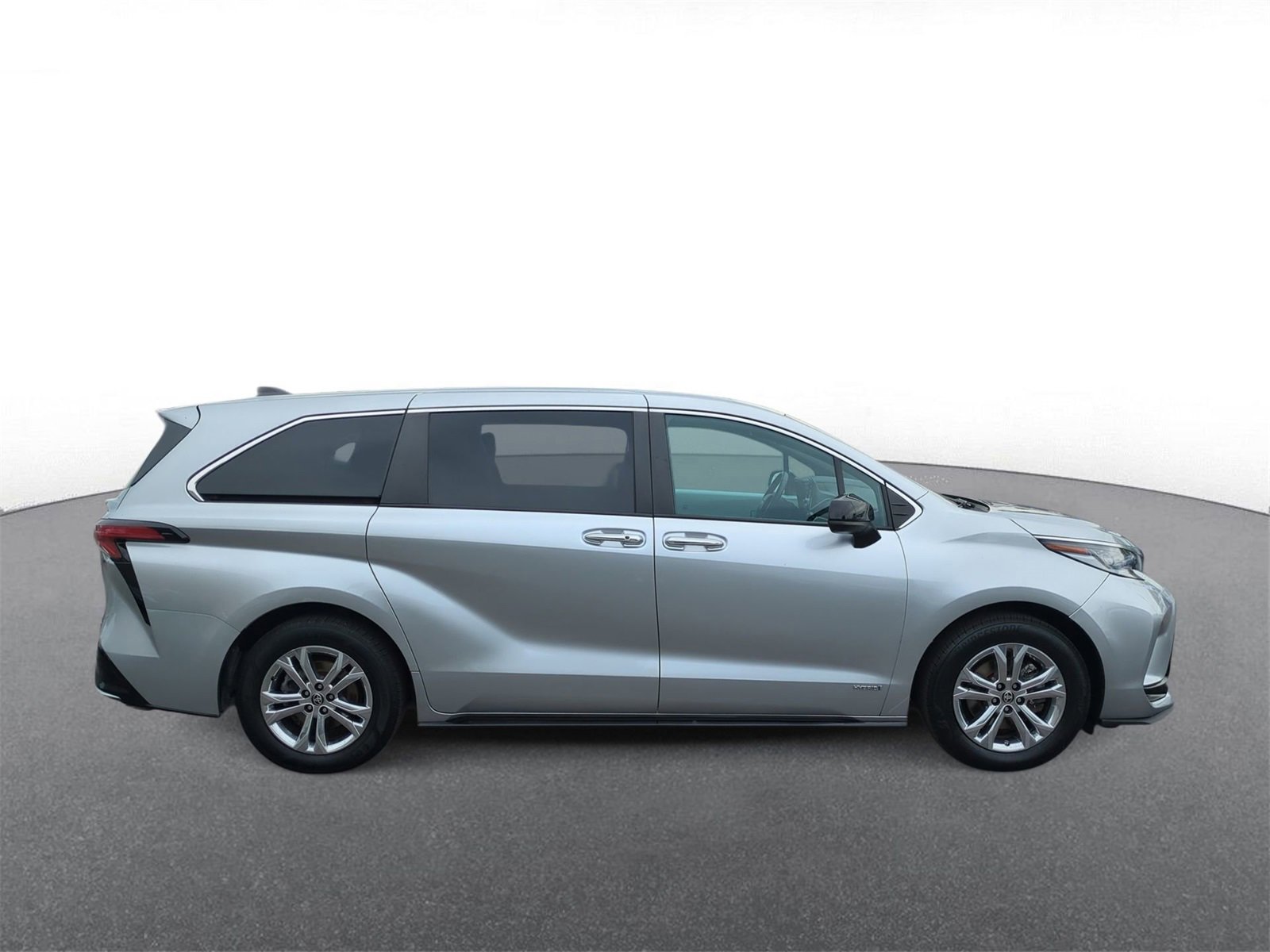 Thumbnail: 2021 Toyota Sienna - 9