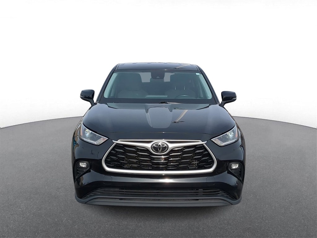Used 2021 Toyota Highlander LE SUV