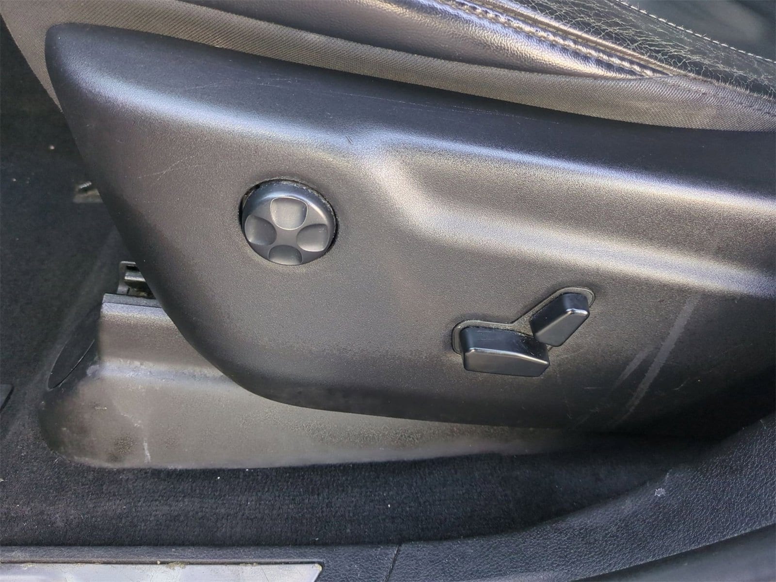 Thumbnail: 2014 Jeep Grand Cherokee - 17