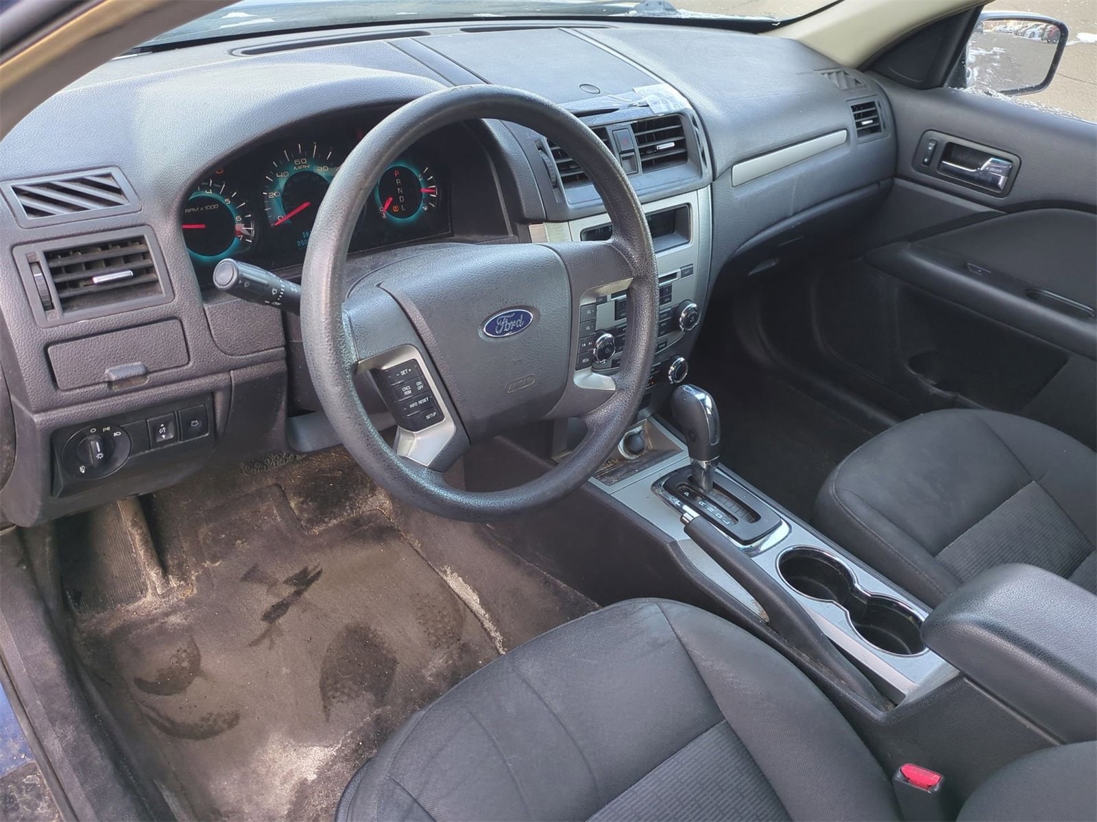 Thumbnail: 2010 Ford Fusion - 10