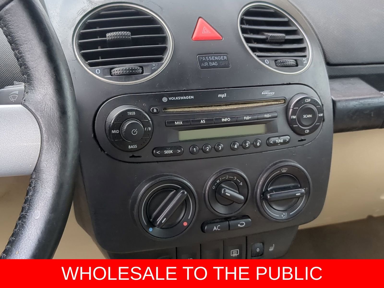 Thumbnail: 2008 Volkswagen New Beetle - 22