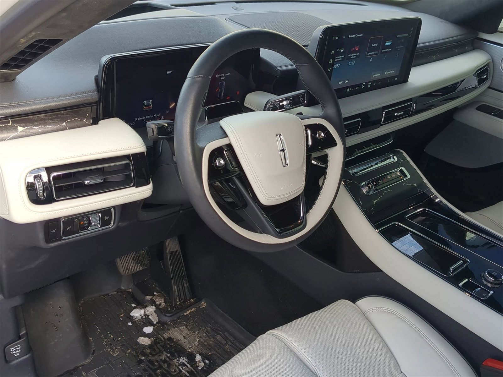 Thumbnail: 2025 Lincoln Aviator - 10