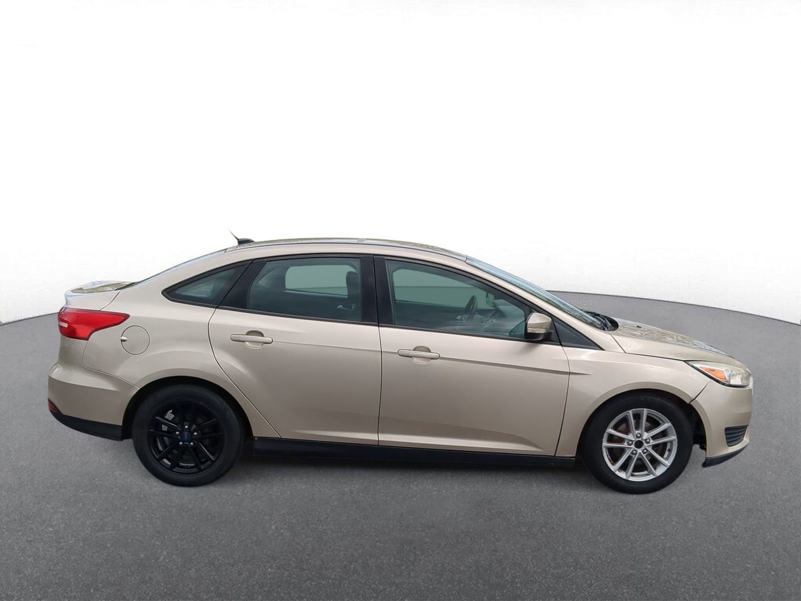 Thumbnail: 2017 Ford Focus - 9