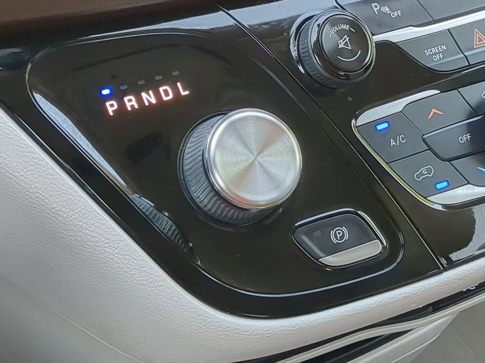 Thumbnail: 2017 Chrysler Pacifica - 29