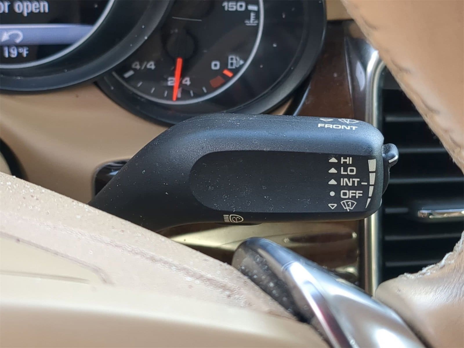 Thumbnail: 2015 Porsche Panamera - 26