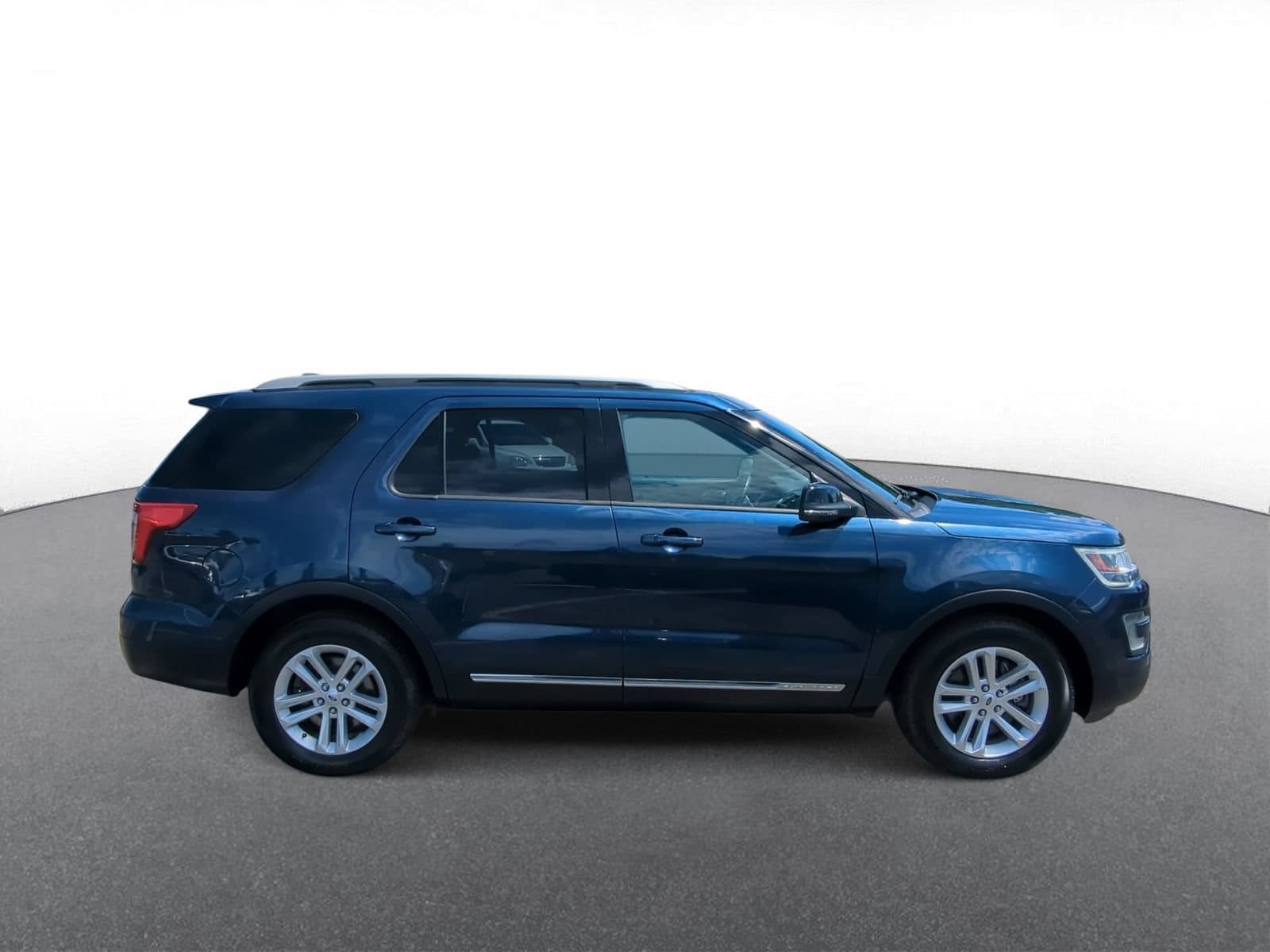 Thumbnail: 2017 Ford Explorer - 9