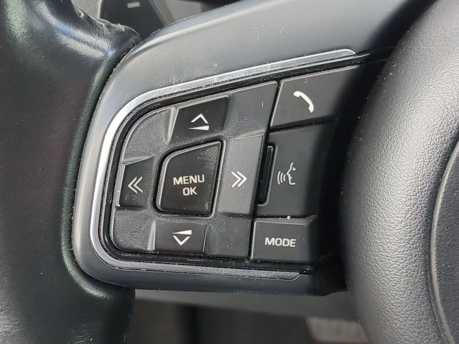 Thumbnail: 2017 Jaguar F-Pace - 30