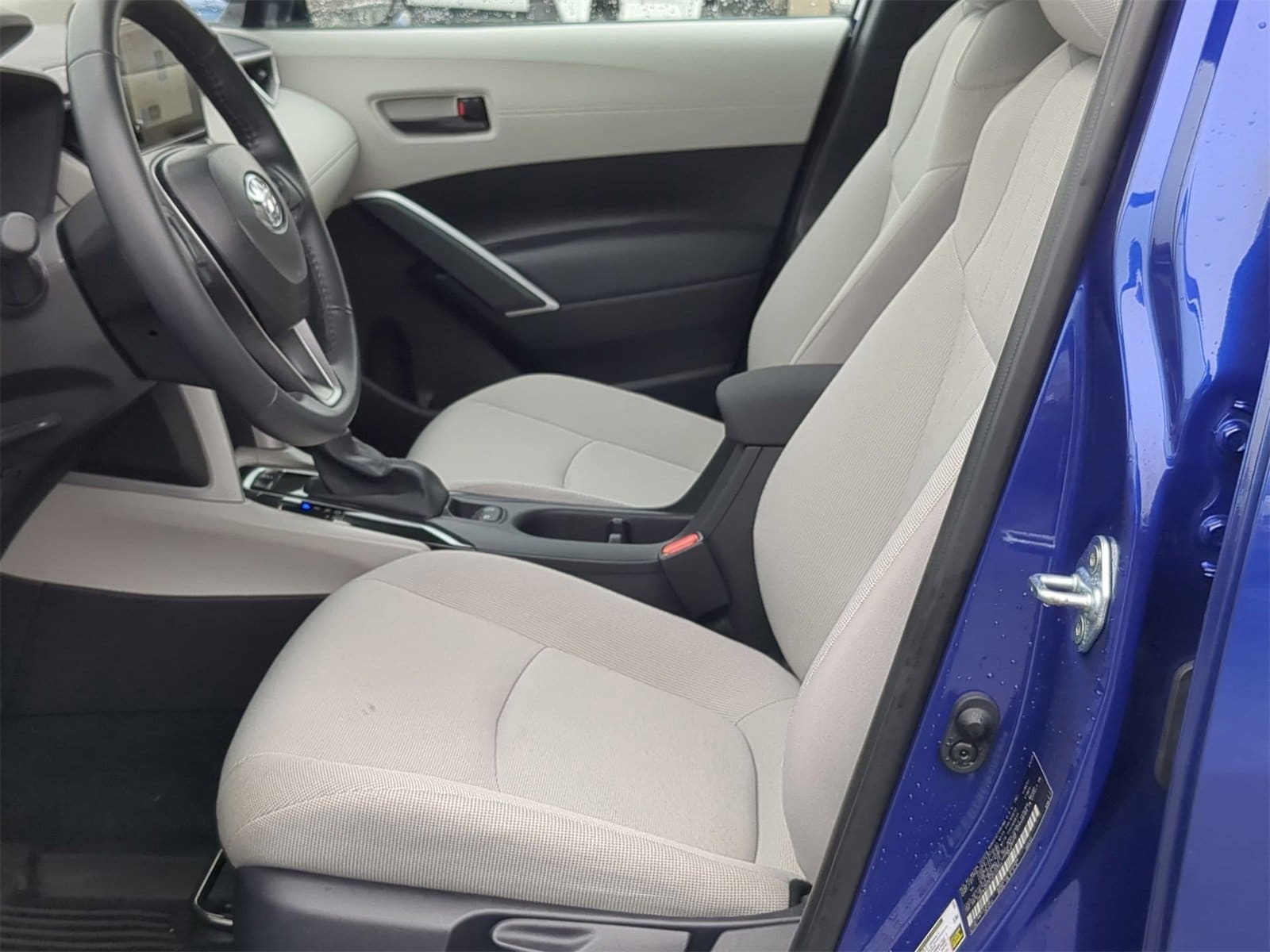 Thumbnail: 2025 Toyota Corolla Cross - 23