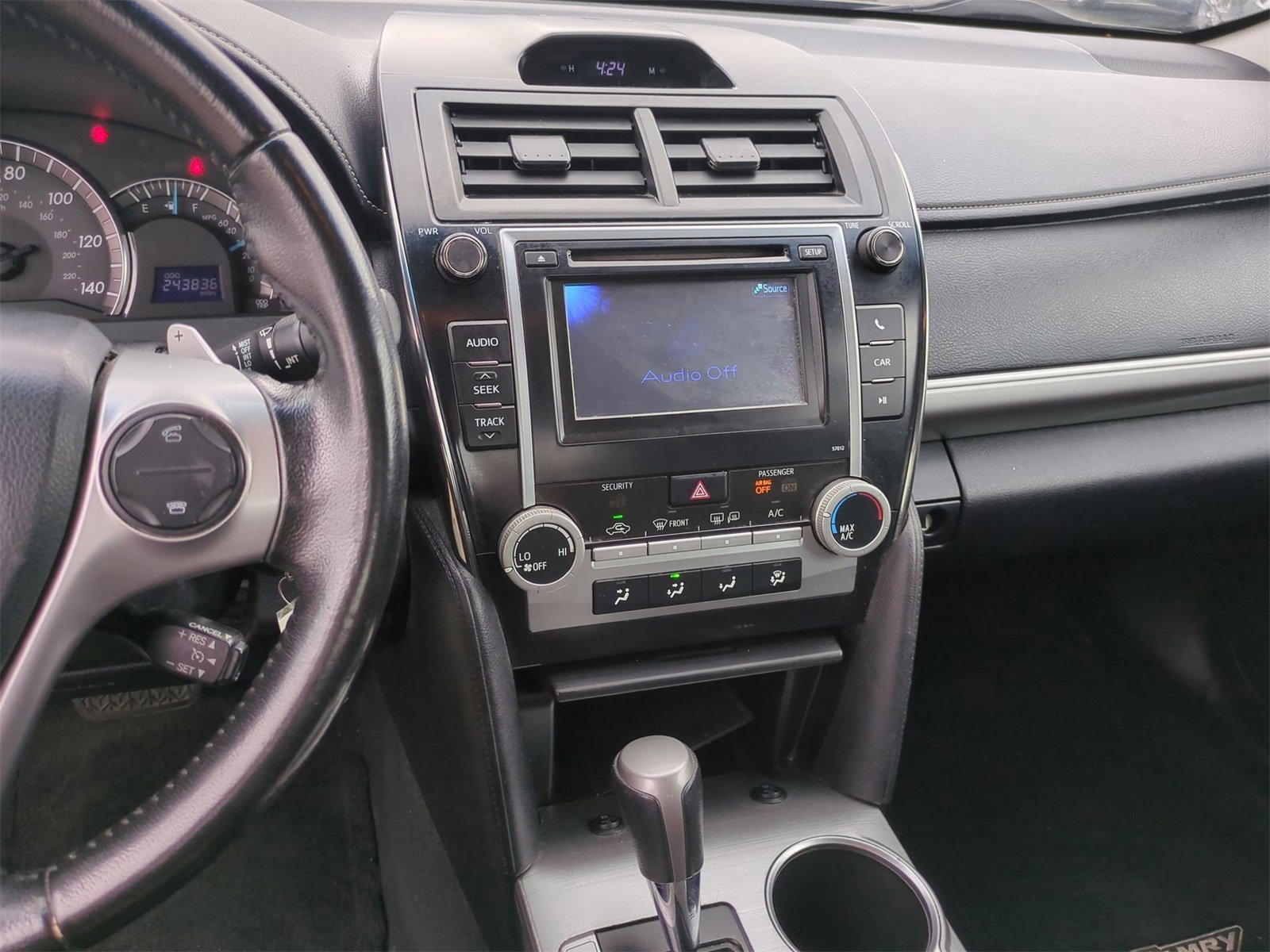 Thumbnail: 2012 Toyota Camry - 28