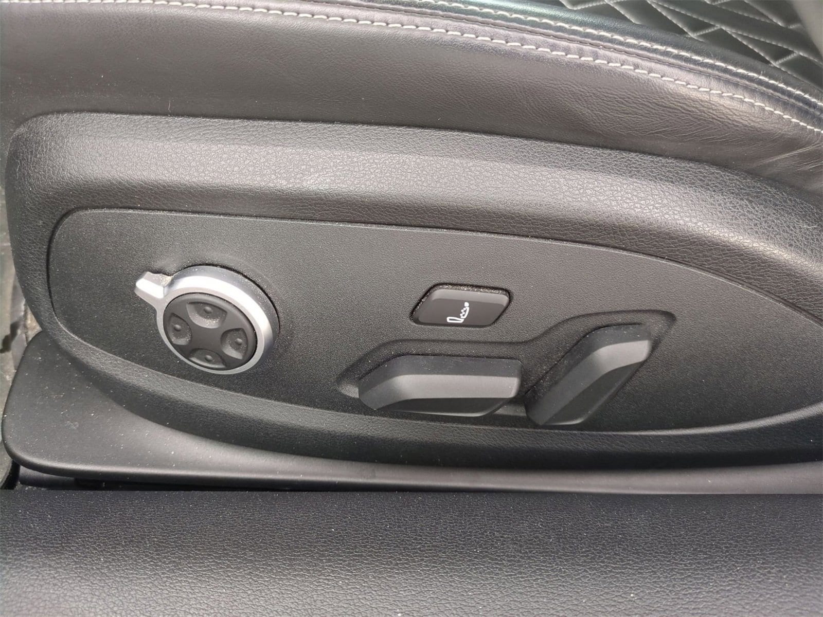 Thumbnail: 2022 Audi S5 - 17