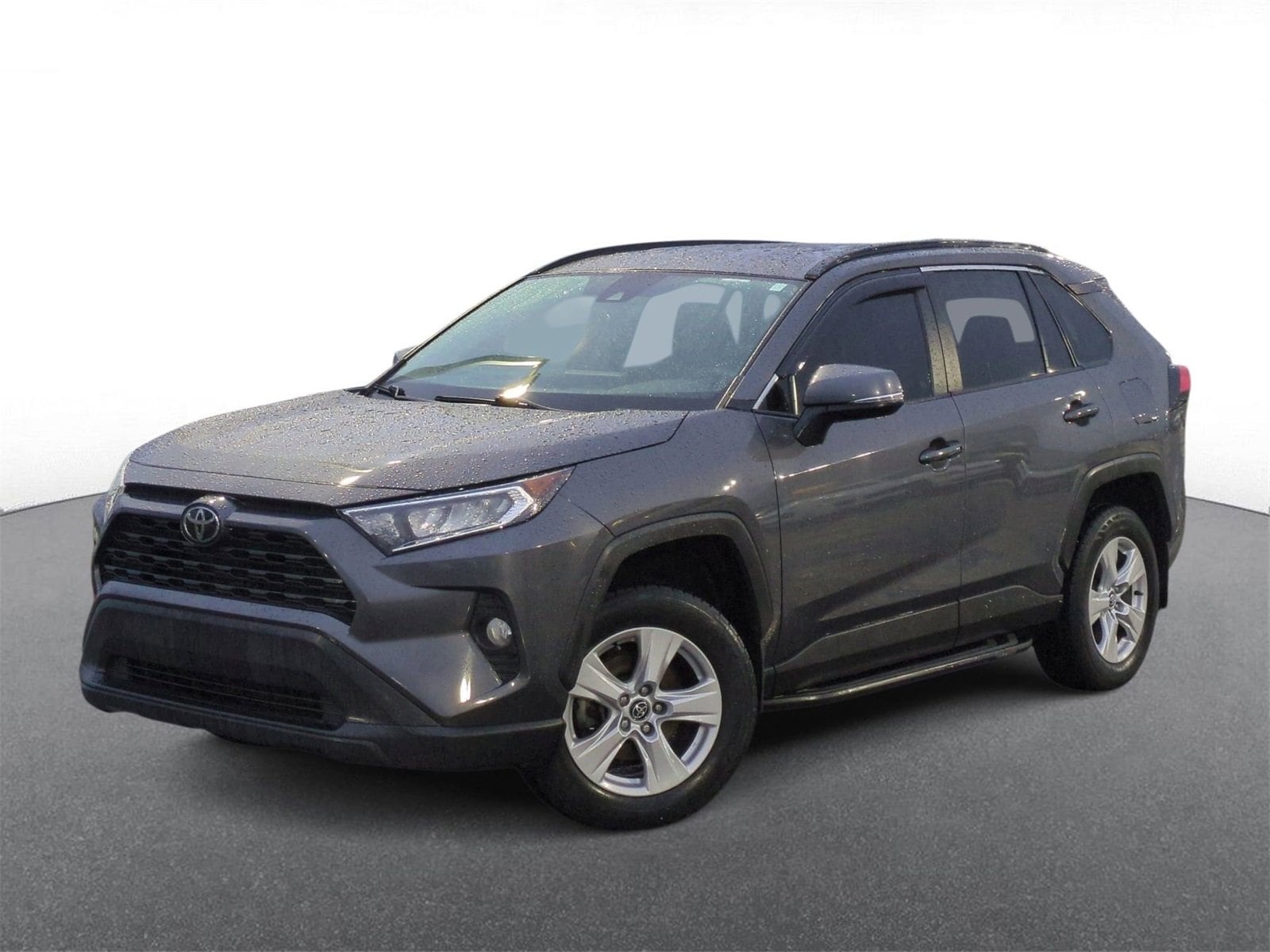 2021 Toyota RAV4 XLE's photo