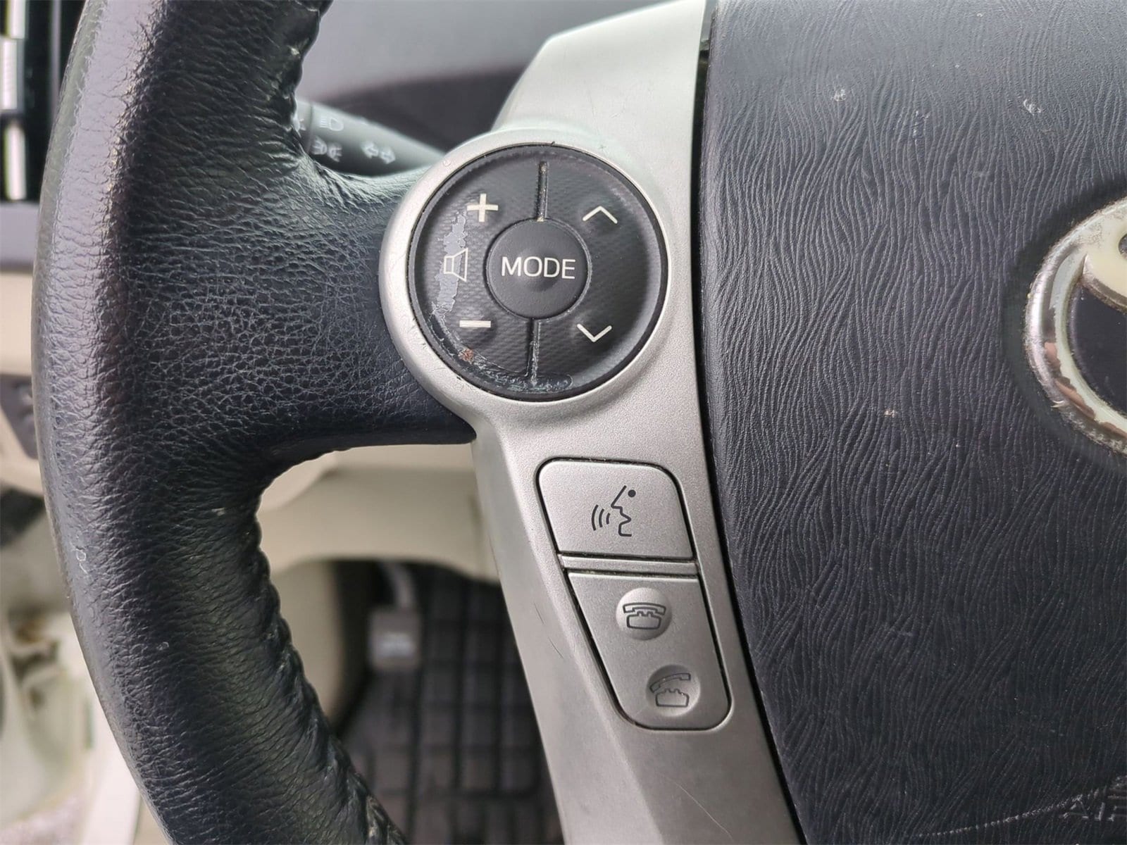 Thumbnail: 2012 Toyota Prius - 24