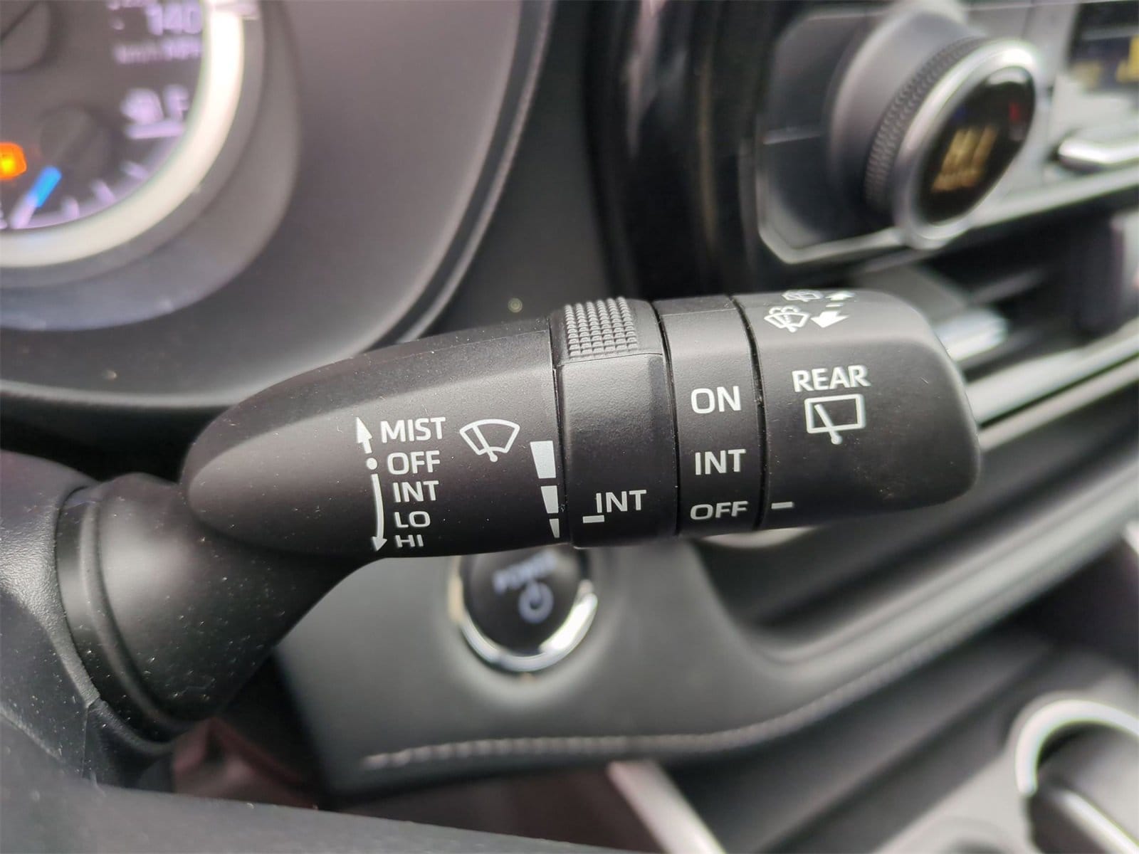 Thumbnail: 2023 Toyota Highlander - 25