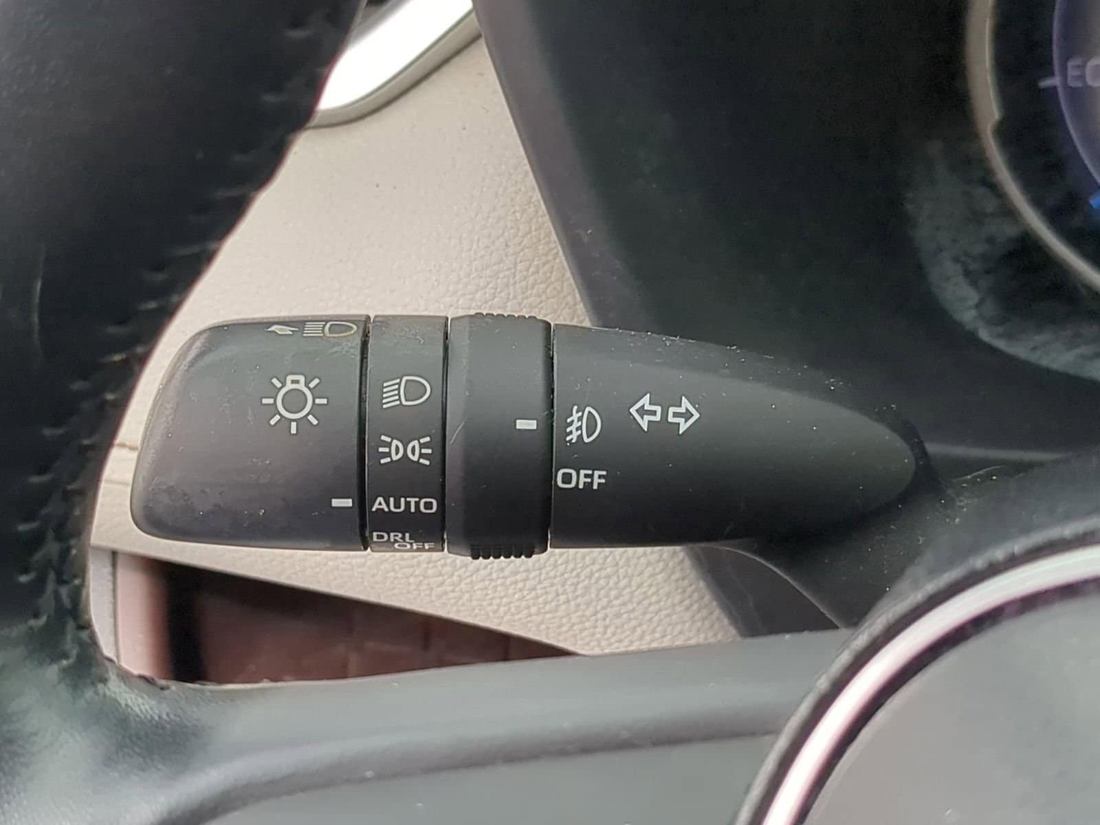 Thumbnail: 2020 Toyota RAV4 - 26