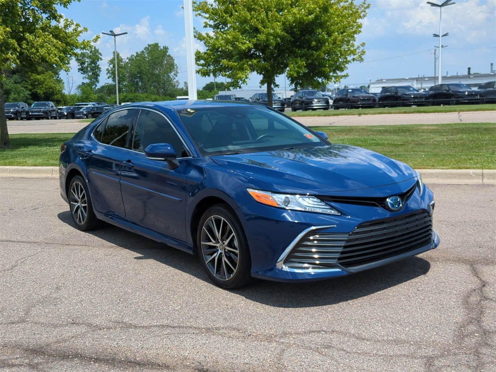Used 2024 Toyota Camry XLE with VIN 4T1F31AK0RU075841 for sale in Troy, MI