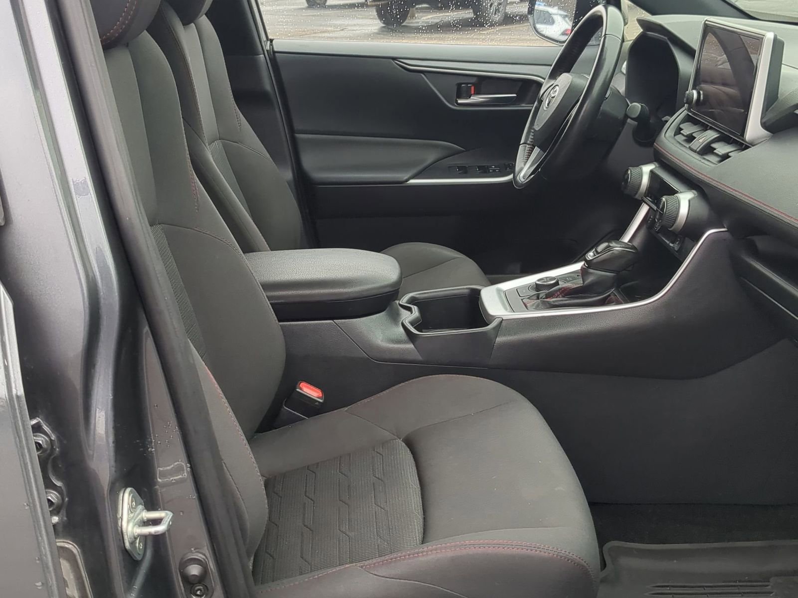 Thumbnail: 2023 Toyota RAV4 - 21