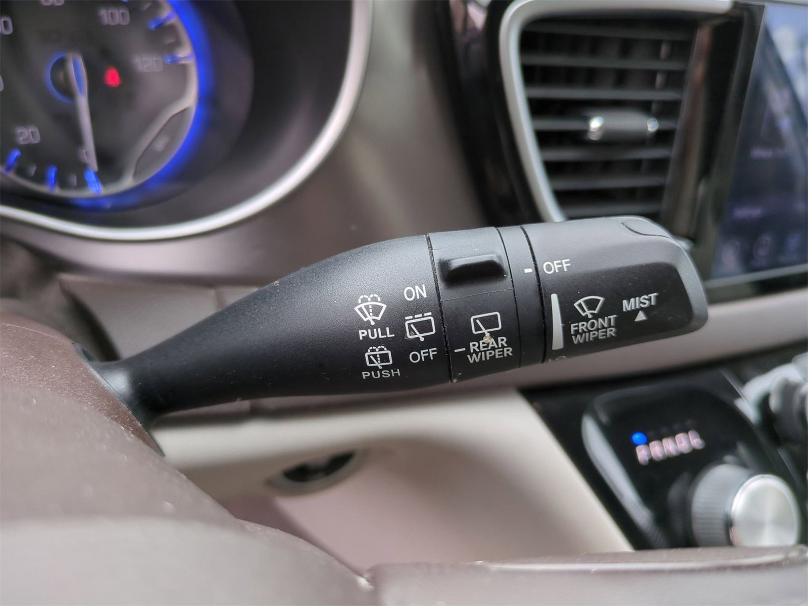 Thumbnail: 2017 Chrysler Pacifica - 23