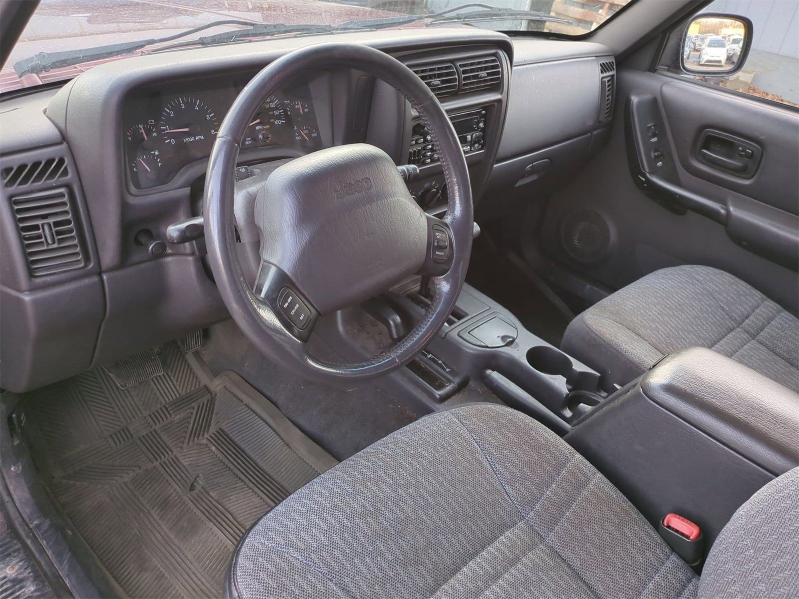 Thumbnail: 2001 Jeep Cherokee - 10