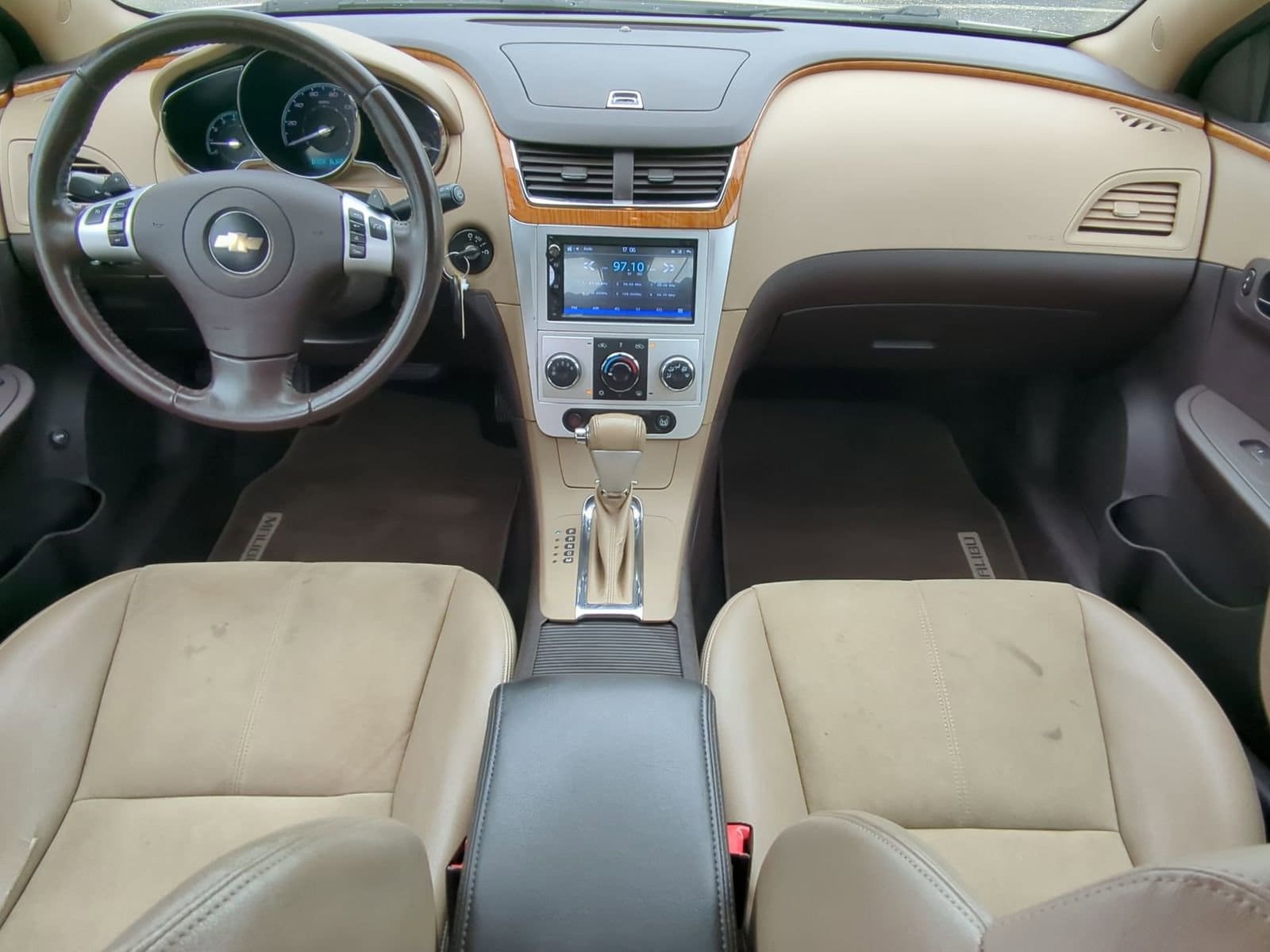 Thumbnail: 2010 Chevrolet Malibu - 15