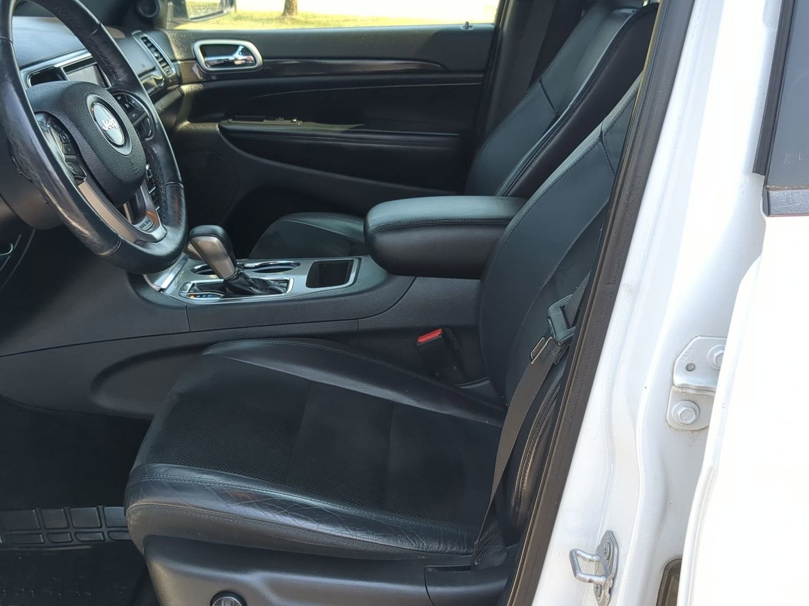 Thumbnail: 2018 Jeep Grand Cherokee - 15