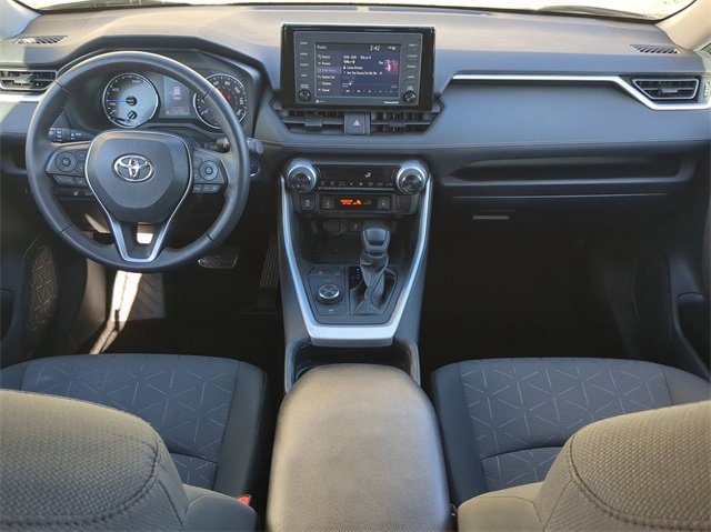 Thumbnail: 2021 Toyota RAV4 - 16