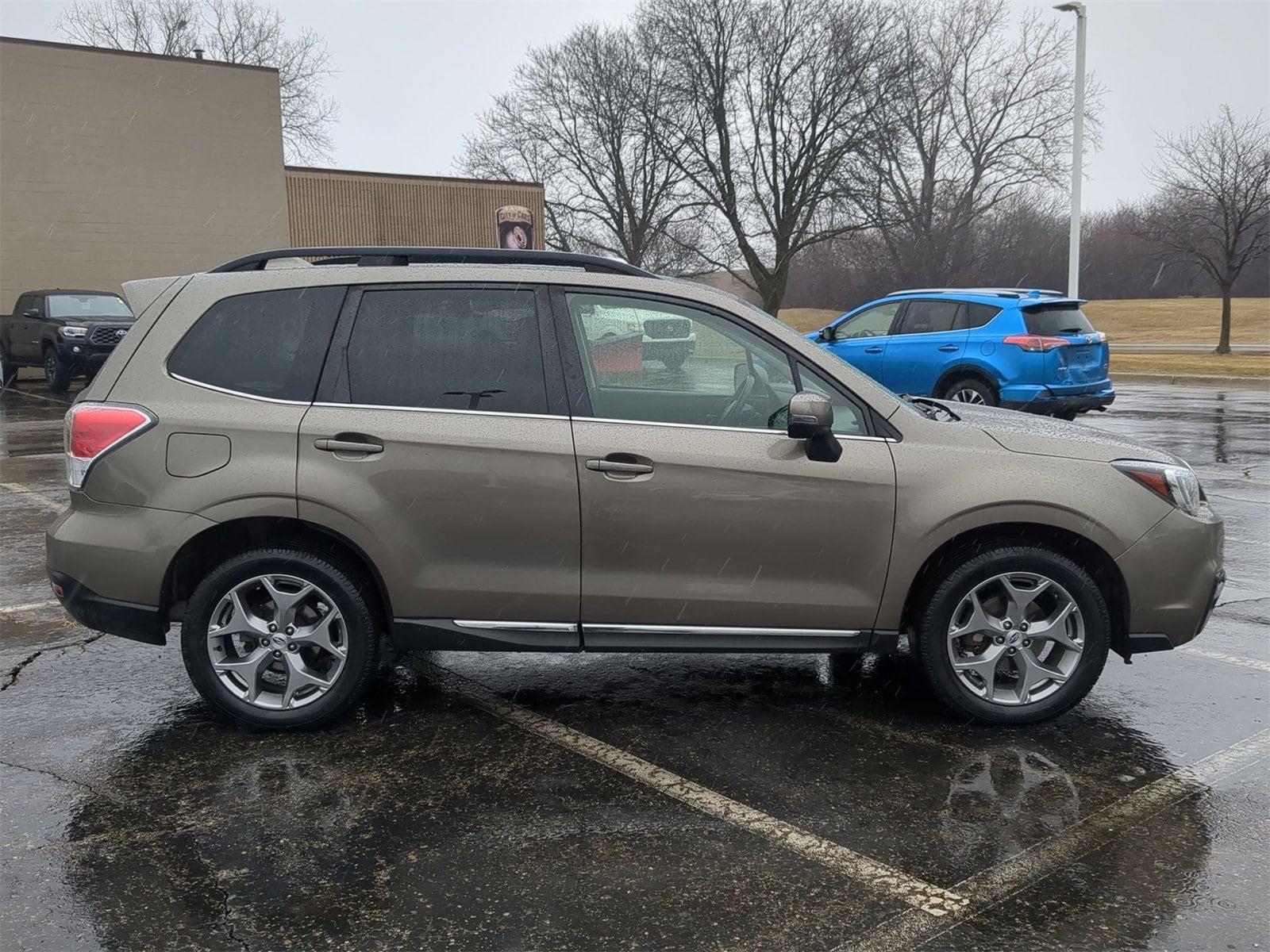 Thumbnail: 2017 Subaru Forester - 15