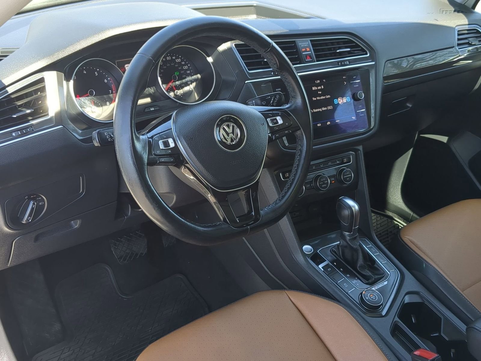 Thumbnail: 2018 Volkswagen Tiguan - 10