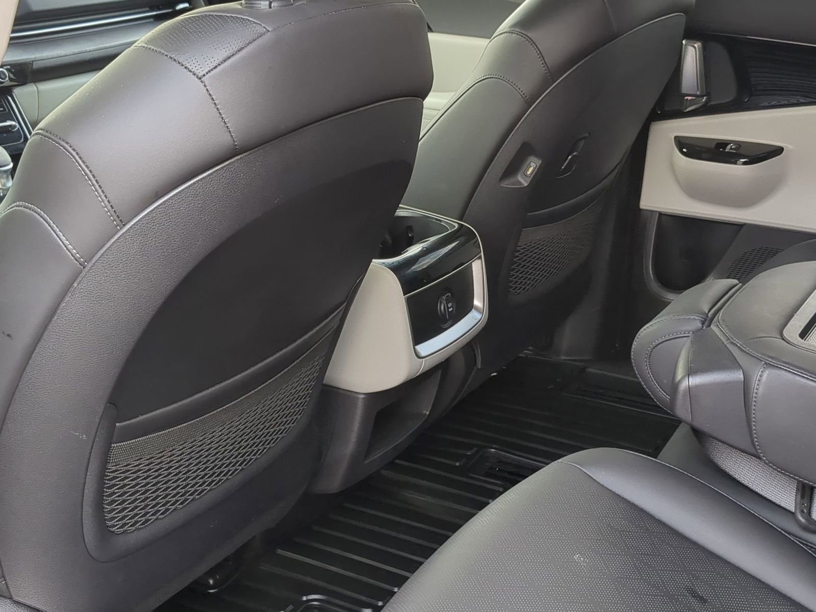 Thumbnail: 2024 Kia Carnival - 17