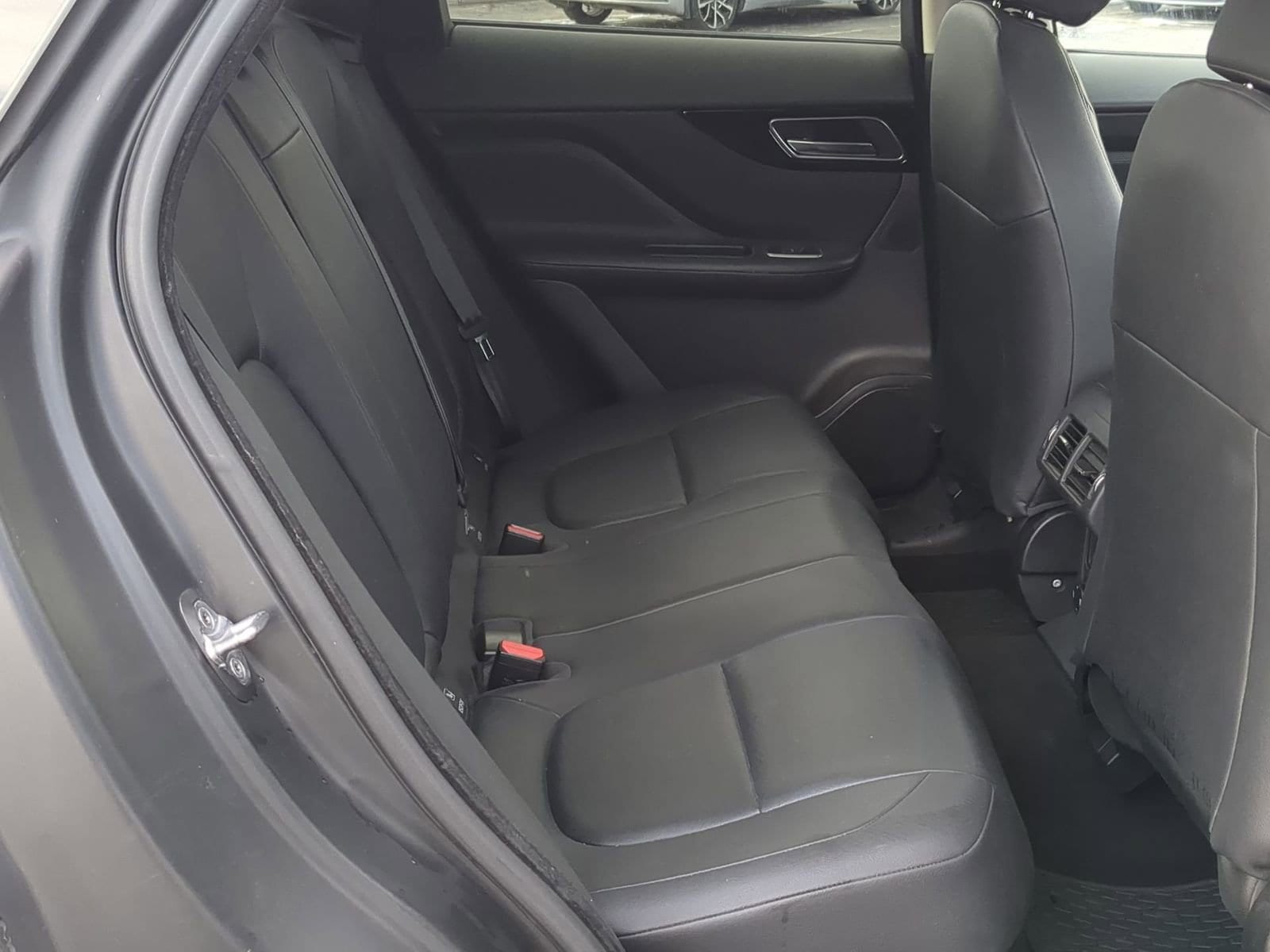 Thumbnail: 2017 Jaguar F-Pace - 27