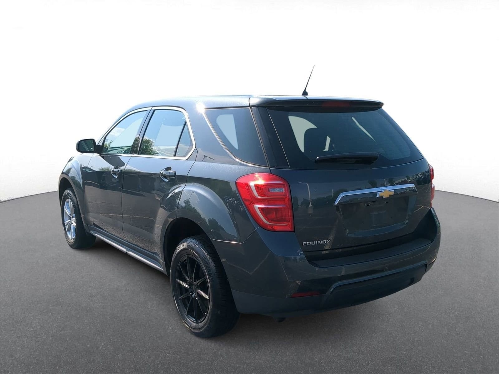 Thumbnail: 2017 Chevrolet Equinox - 6