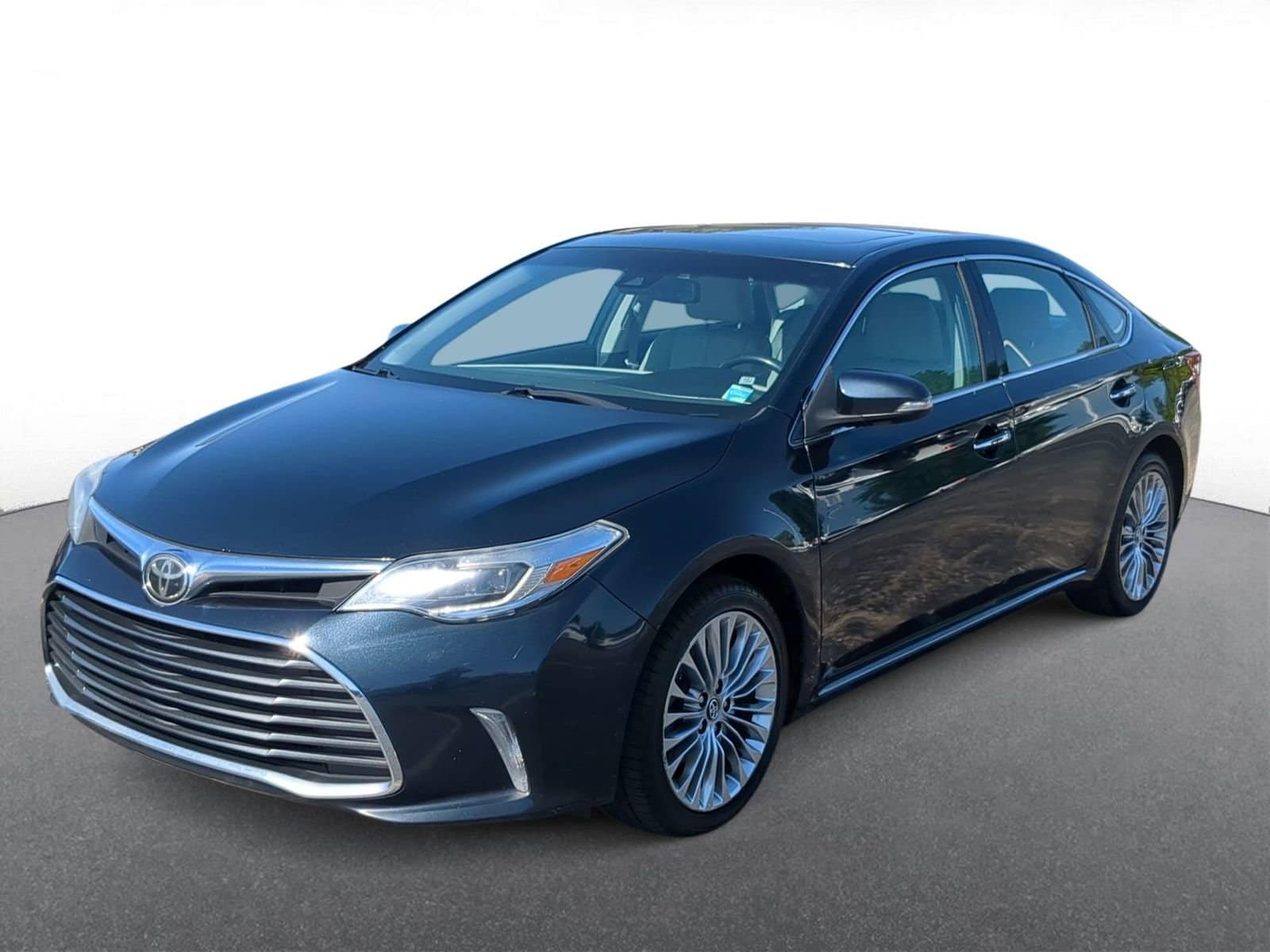 Thumbnail: 2017 Toyota Avalon - 4