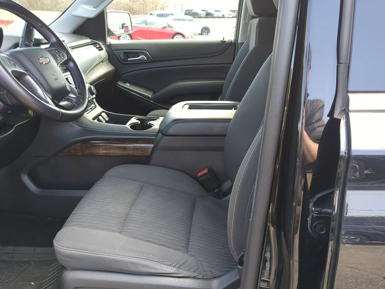 Thumbnail: 2017 Chevrolet Suburban - 16