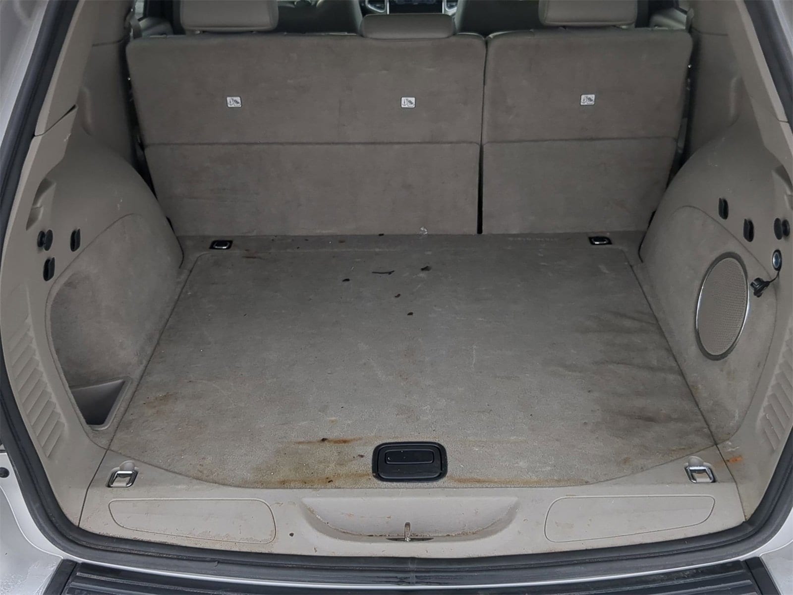 Thumbnail: 2011 Jeep Grand Cherokee - 37