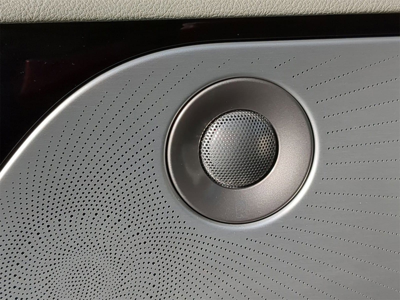 Thumbnail: 2025 Lincoln Aviator - 32