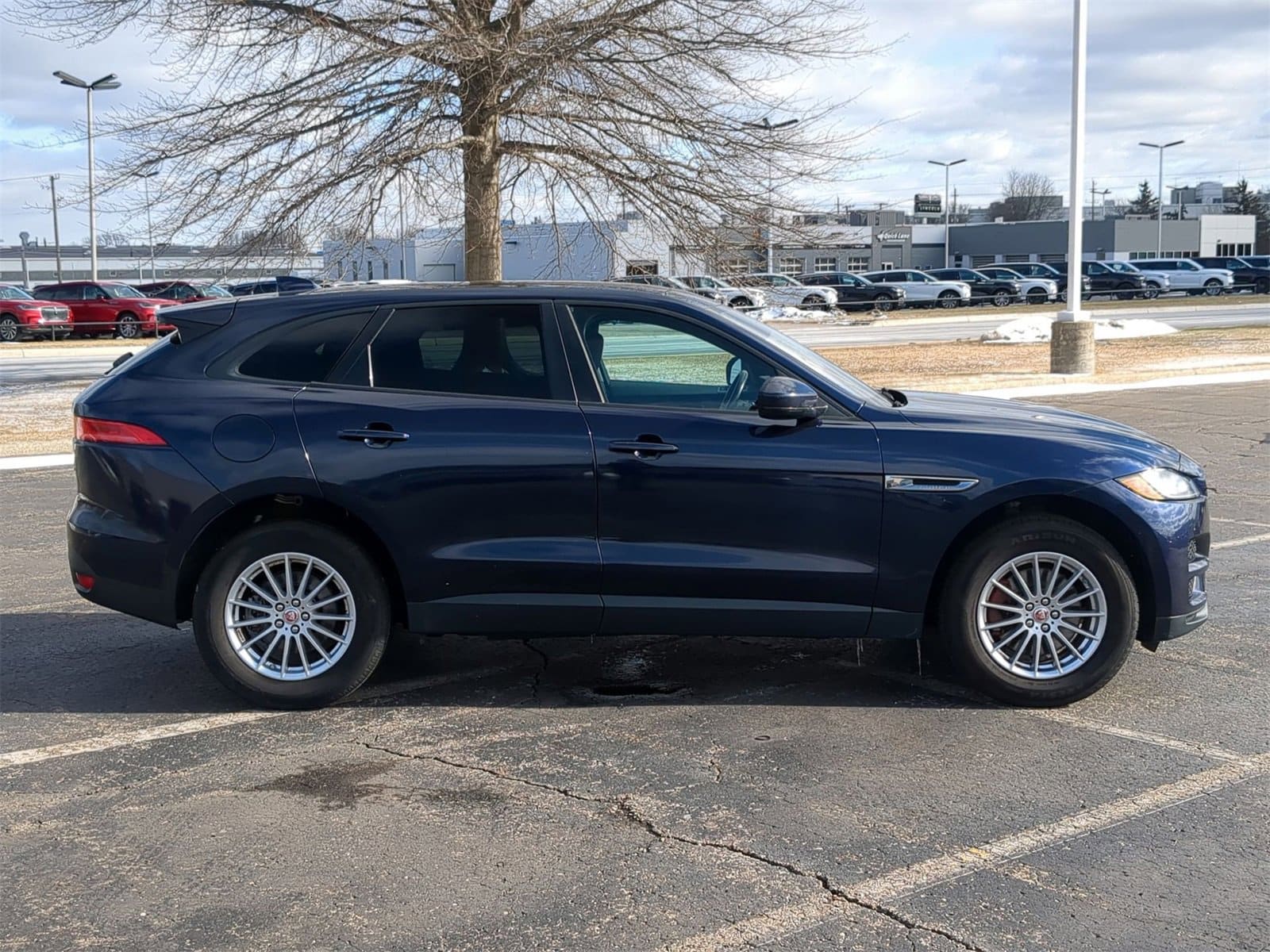 Thumbnail: 2017 Jaguar F-Pace - 15