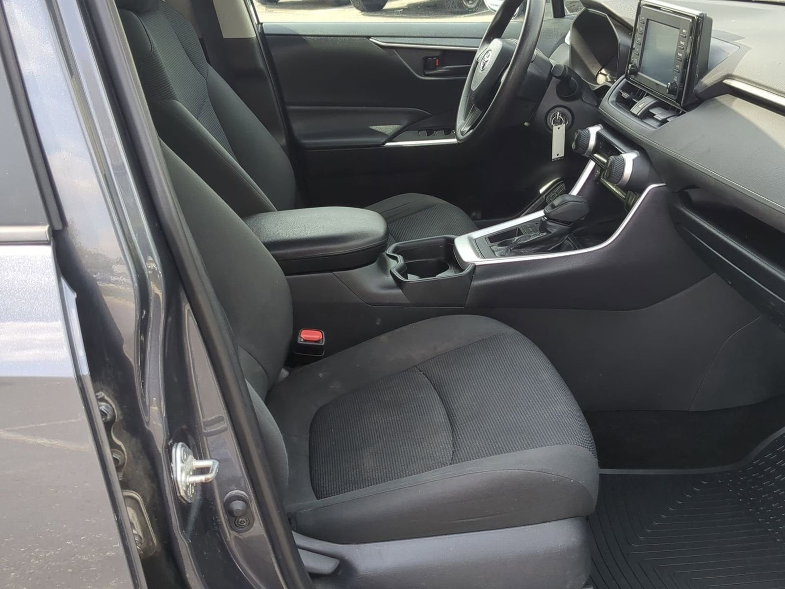 Thumbnail: 2019 Toyota RAV4 - 21