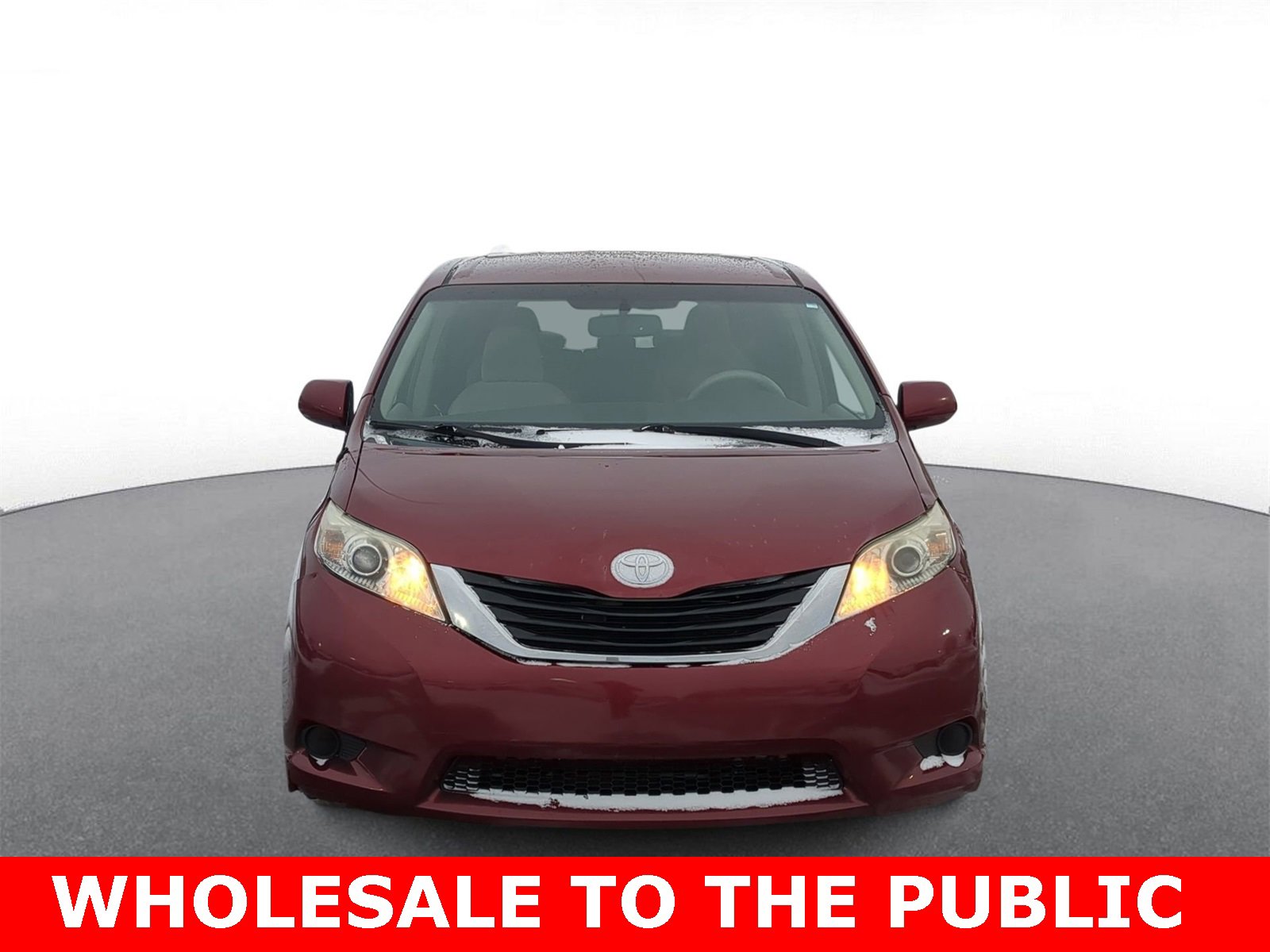 Thumbnail: 2012 Toyota Sienna - 3