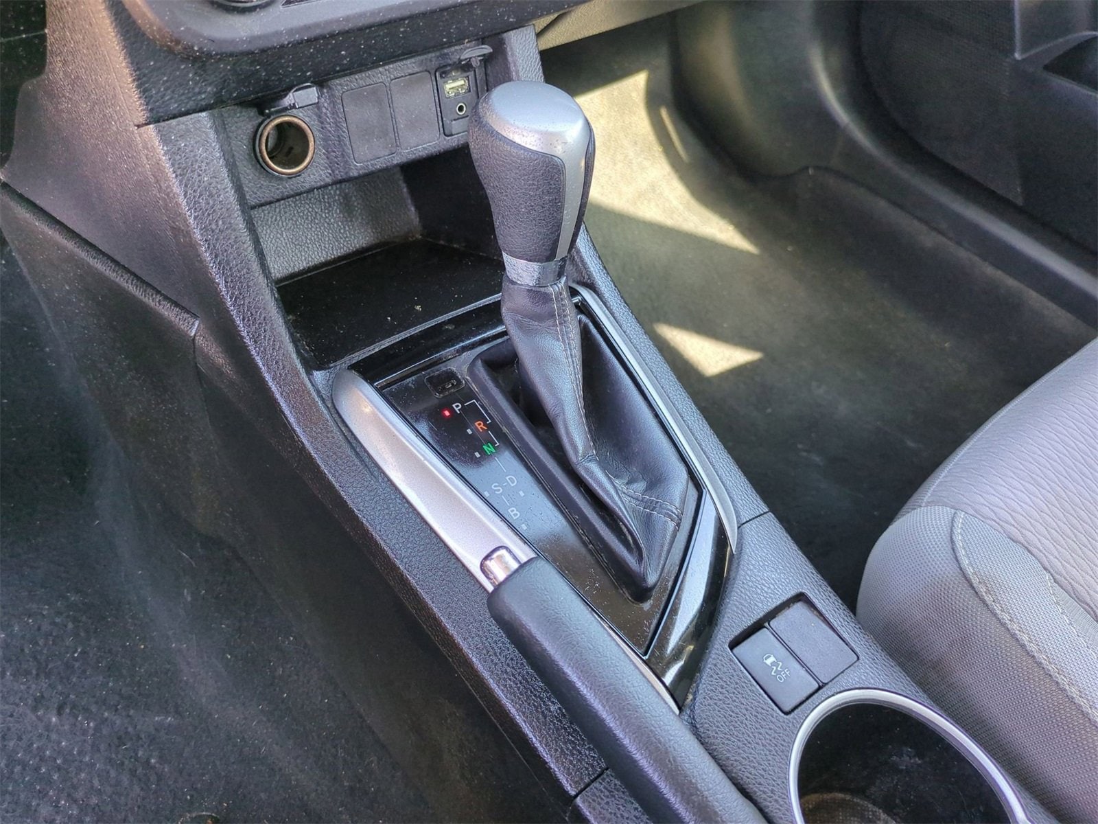 Thumbnail: 2015 Toyota Corolla - 27