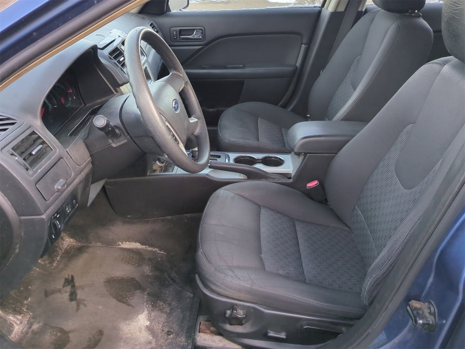 Thumbnail: 2010 Ford Fusion - 16