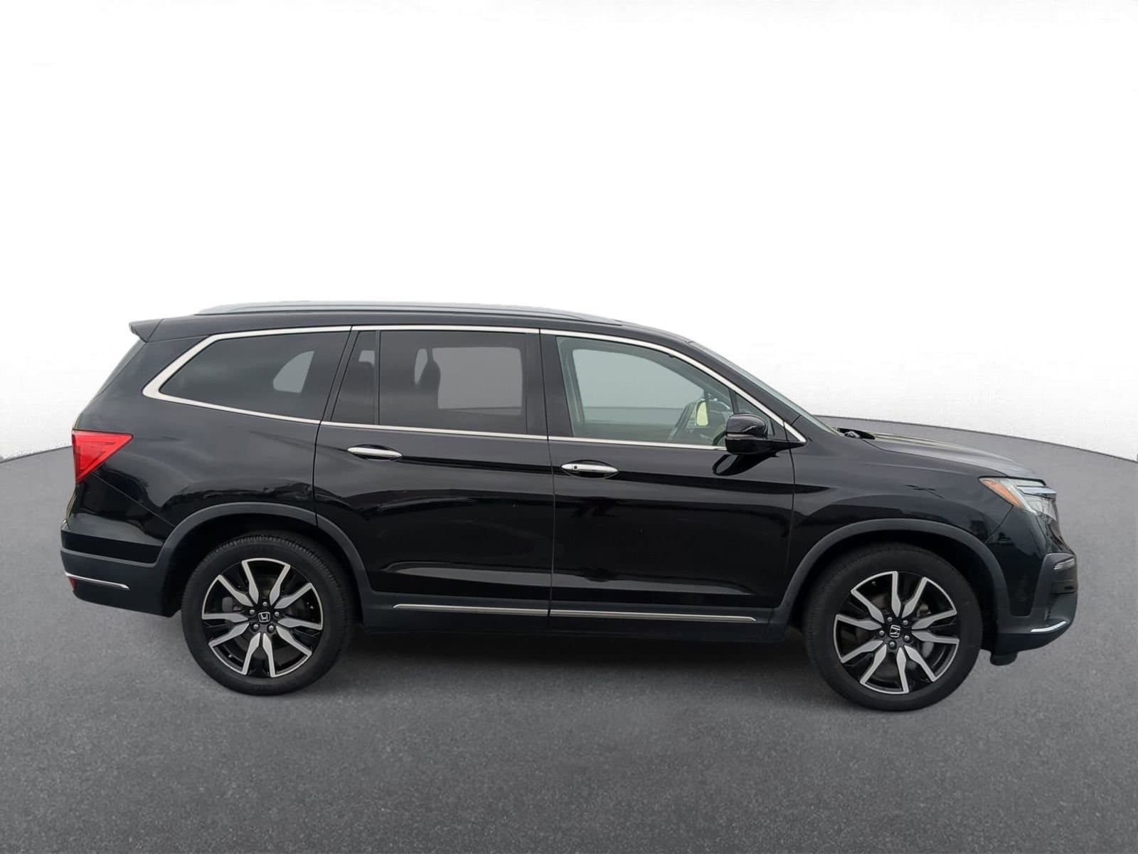 Thumbnail: 2019 Honda Pilot - 9