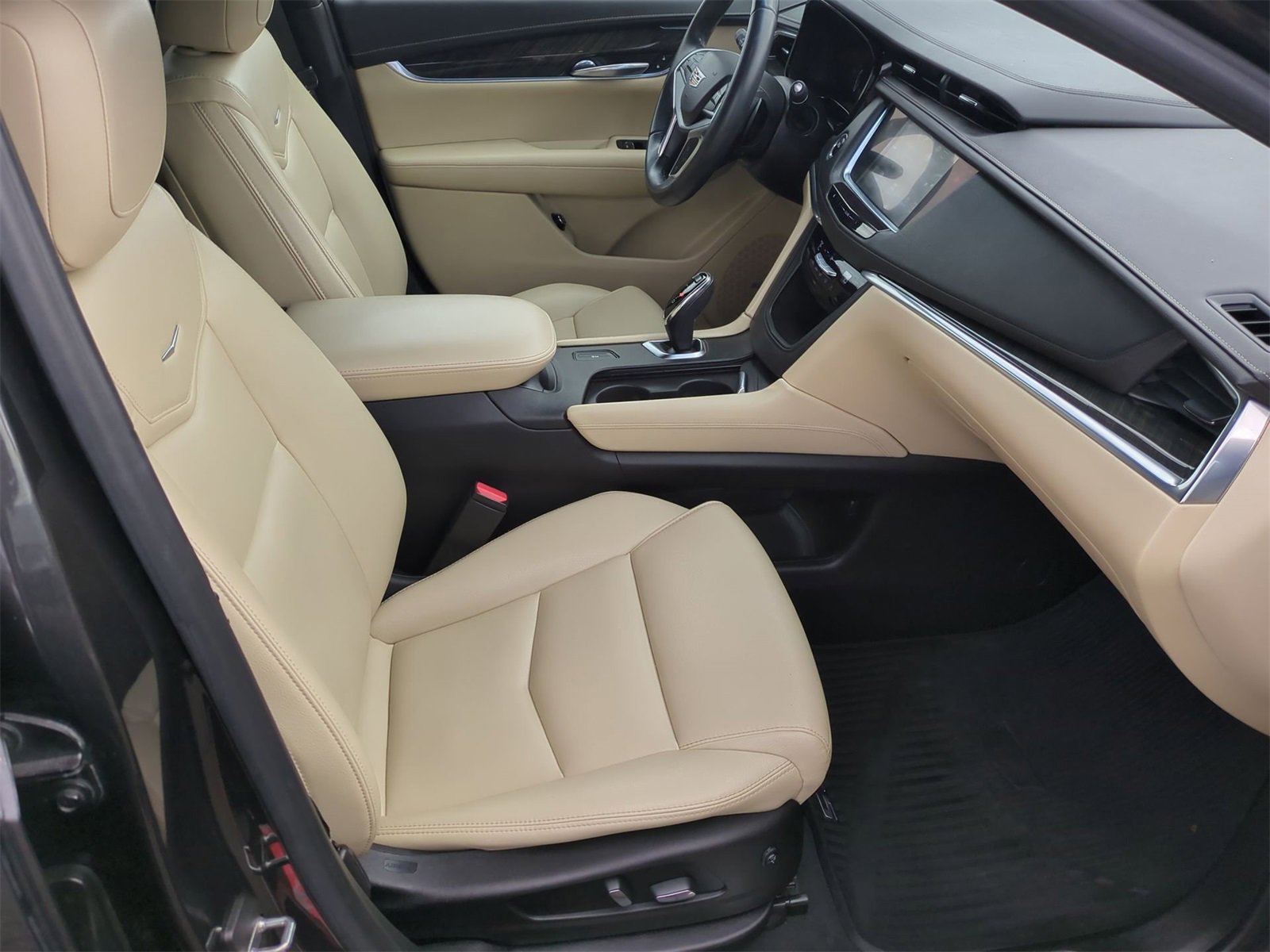 Thumbnail: 2018 Cadillac XT5 - 21