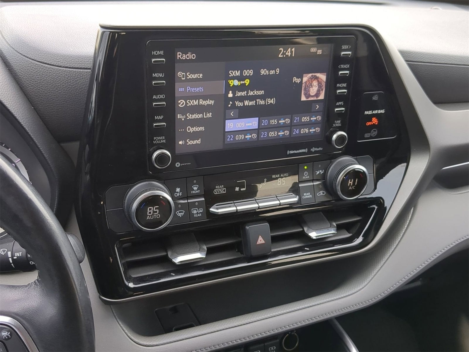 Thumbnail: 2021 Toyota Highlander - 36