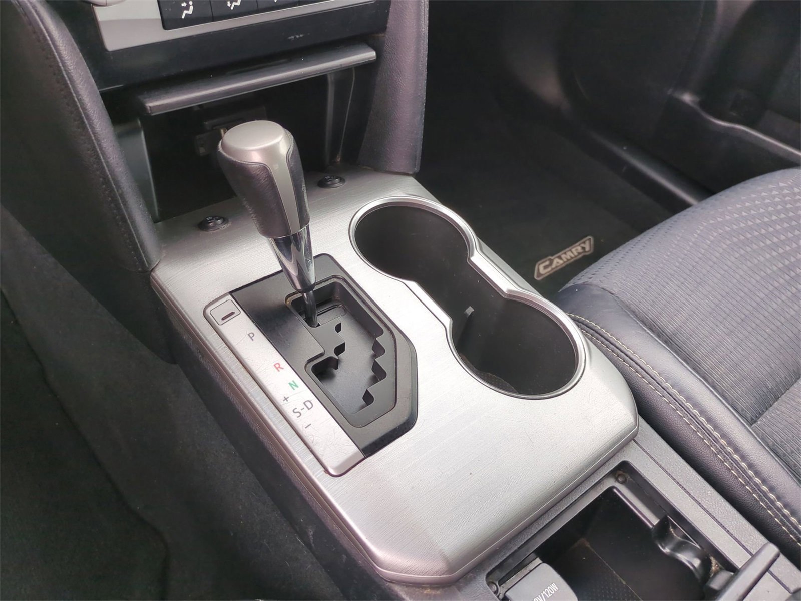 Thumbnail: 2012 Toyota Camry - 31