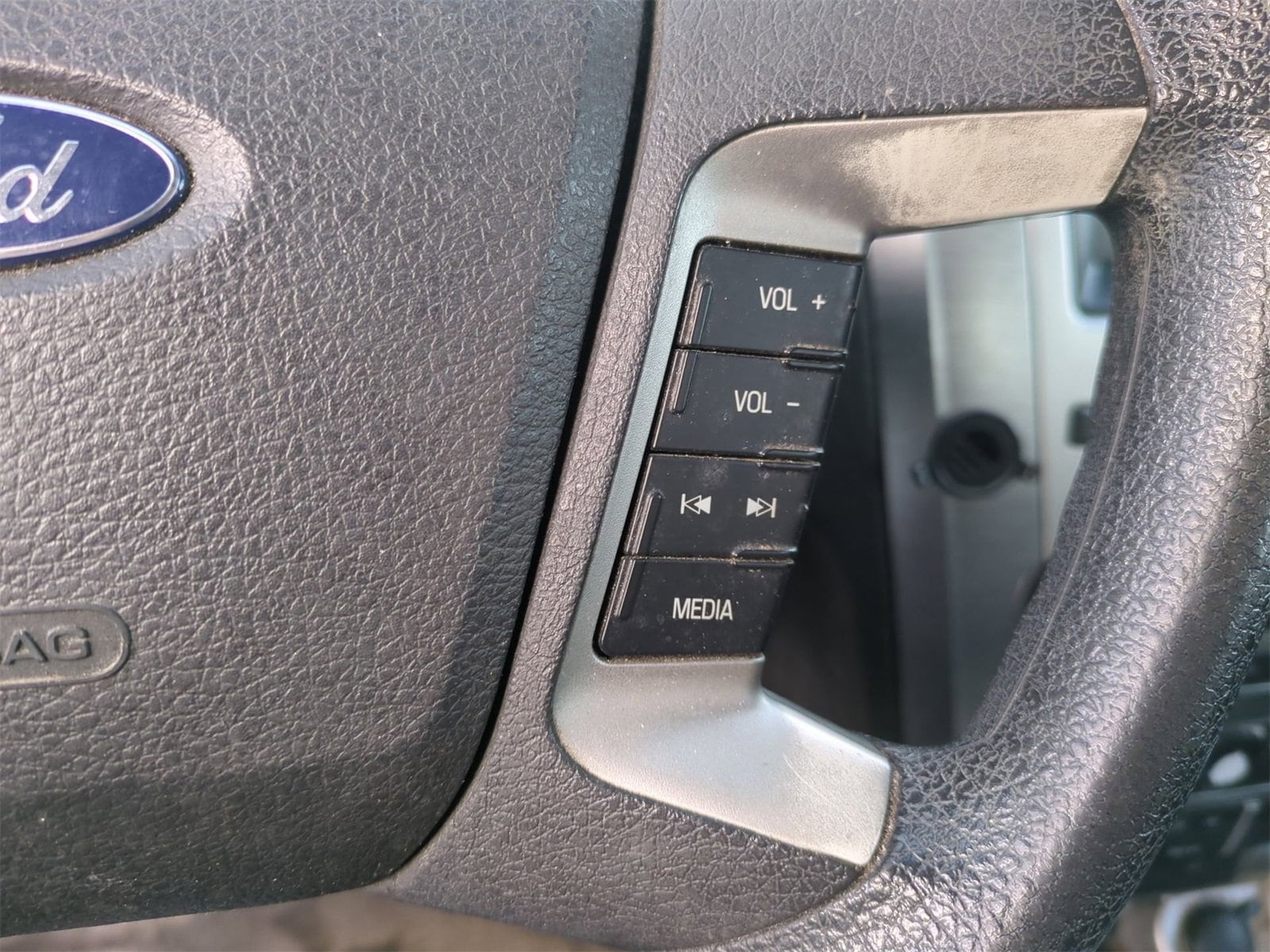 Thumbnail: 2010 Ford Fusion - 24